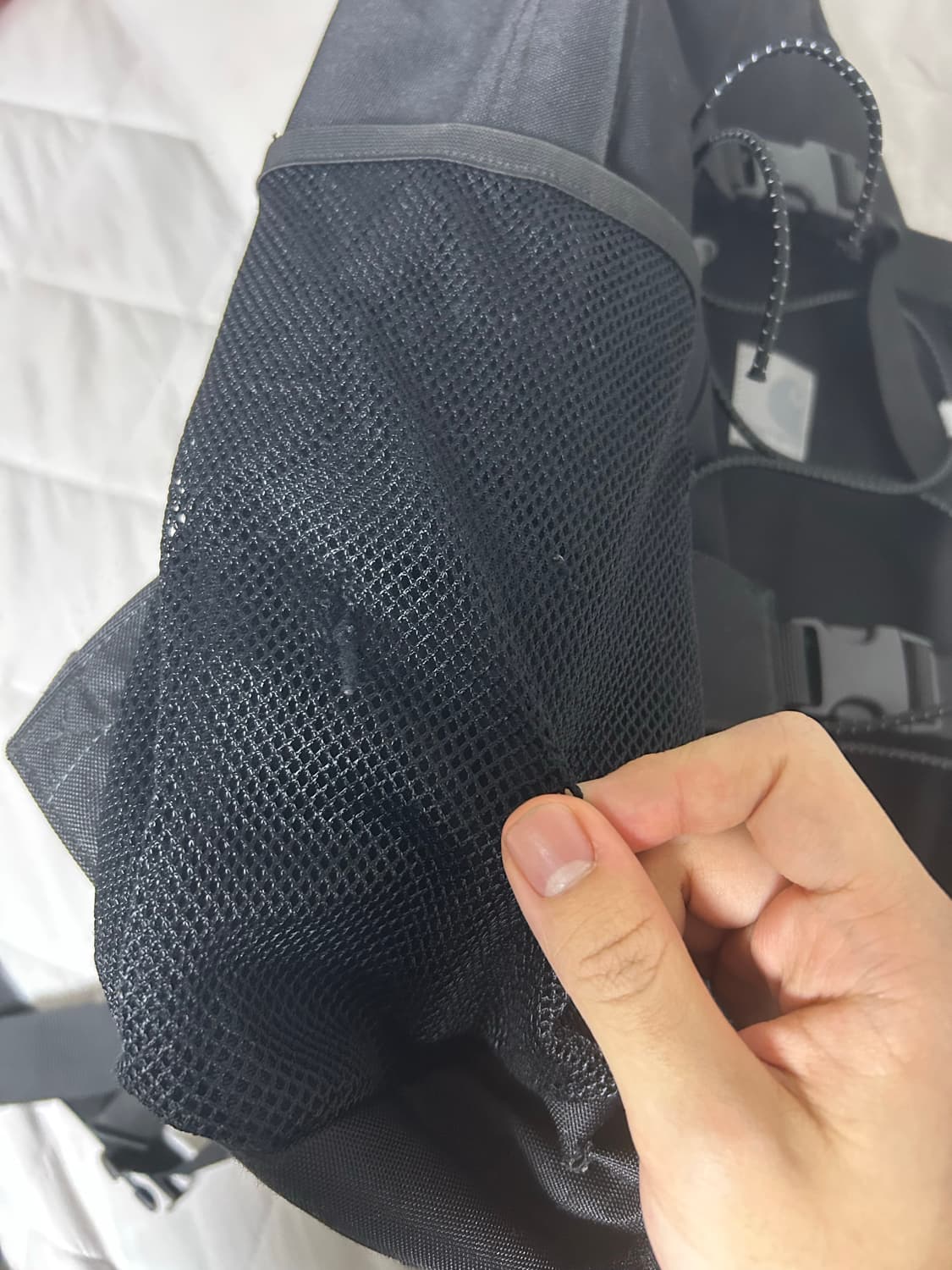 칼하트 킥플립 리플렉티브 백팩 블랙. 상품이미지3