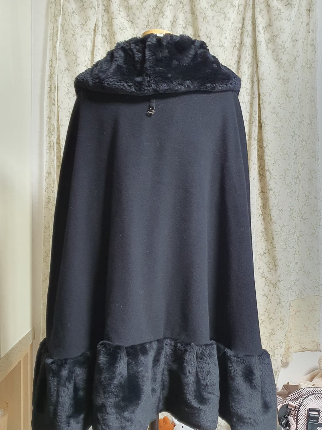 [빈티지] 블랙 퍼 트리밍 망토 코트 두꺼운망토 상품이미지3