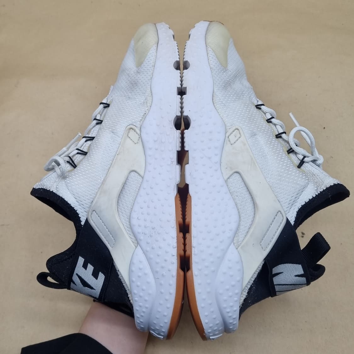 나이키 에어 허라취 런 울트라 275 상품이미지5