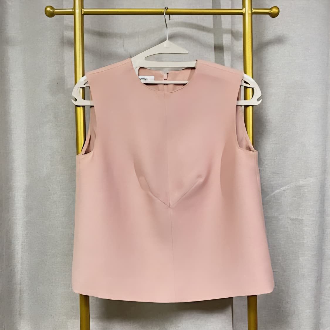 발렌티노 슬리브리스 블라우스 (55/표기40) 상태굿/드라이완료 상품이미지1