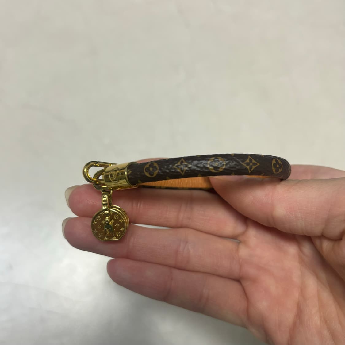 Louis Vuitton 루이비통 모노그램 가죽 팔찌 상품이미지4