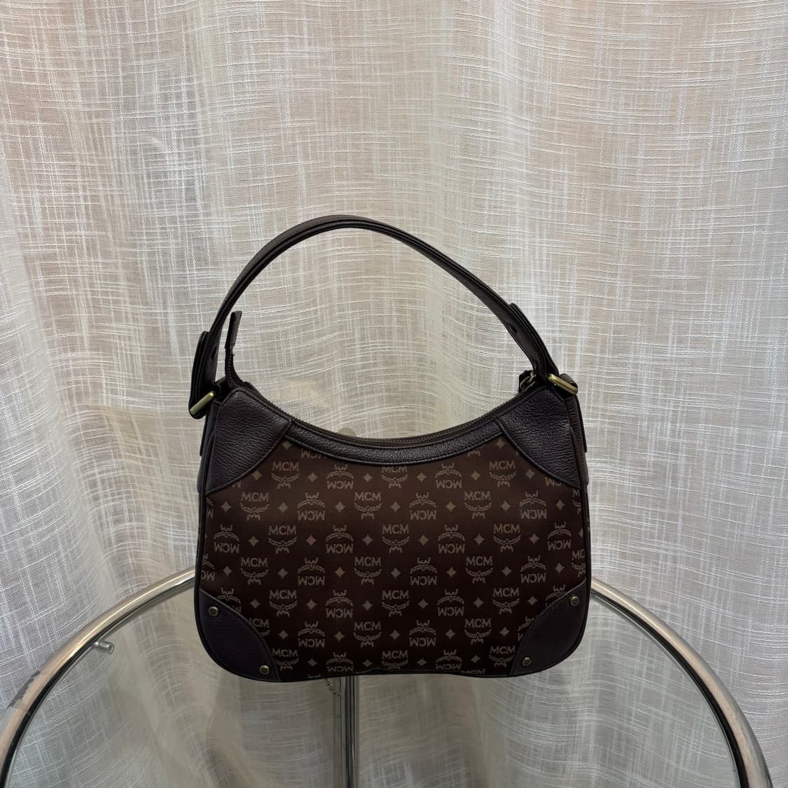 정품 MCM 호보 숄더백     상품이미지4
