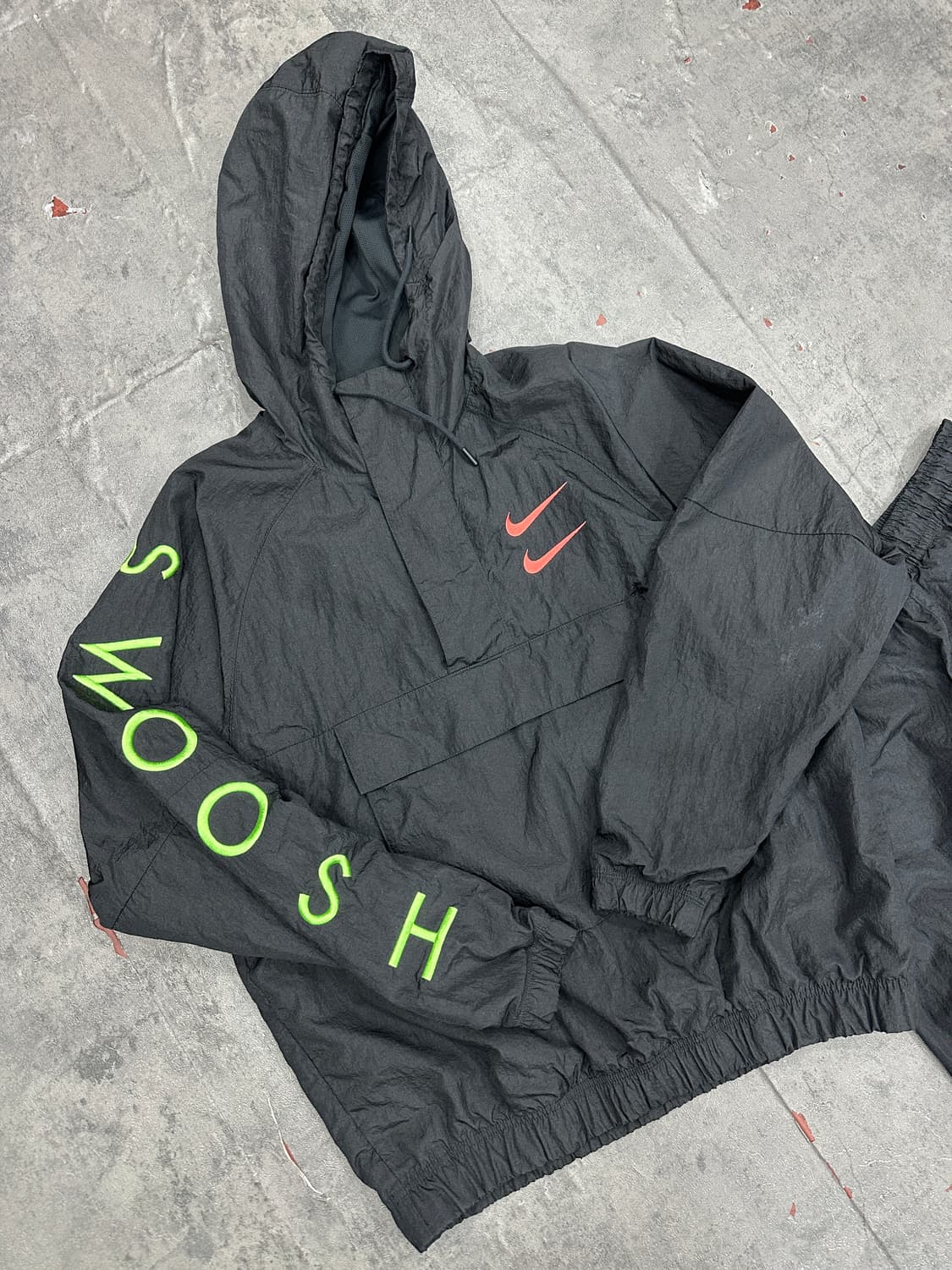 나이키 자수 스우시 아노락 트레이닝 셋업 상품이미지2