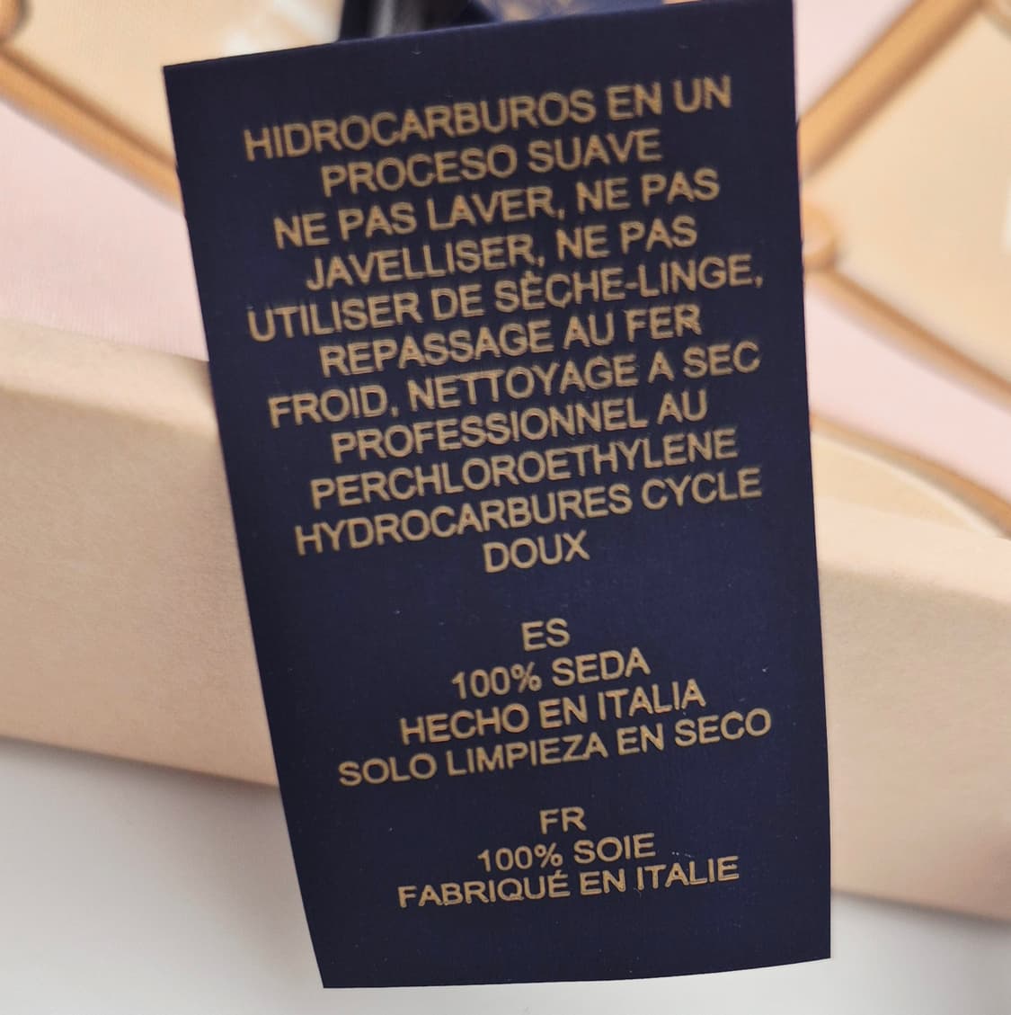 루이비통 모노그램 컨피덴셜 방도 트윌리 M79302 상품이미지8