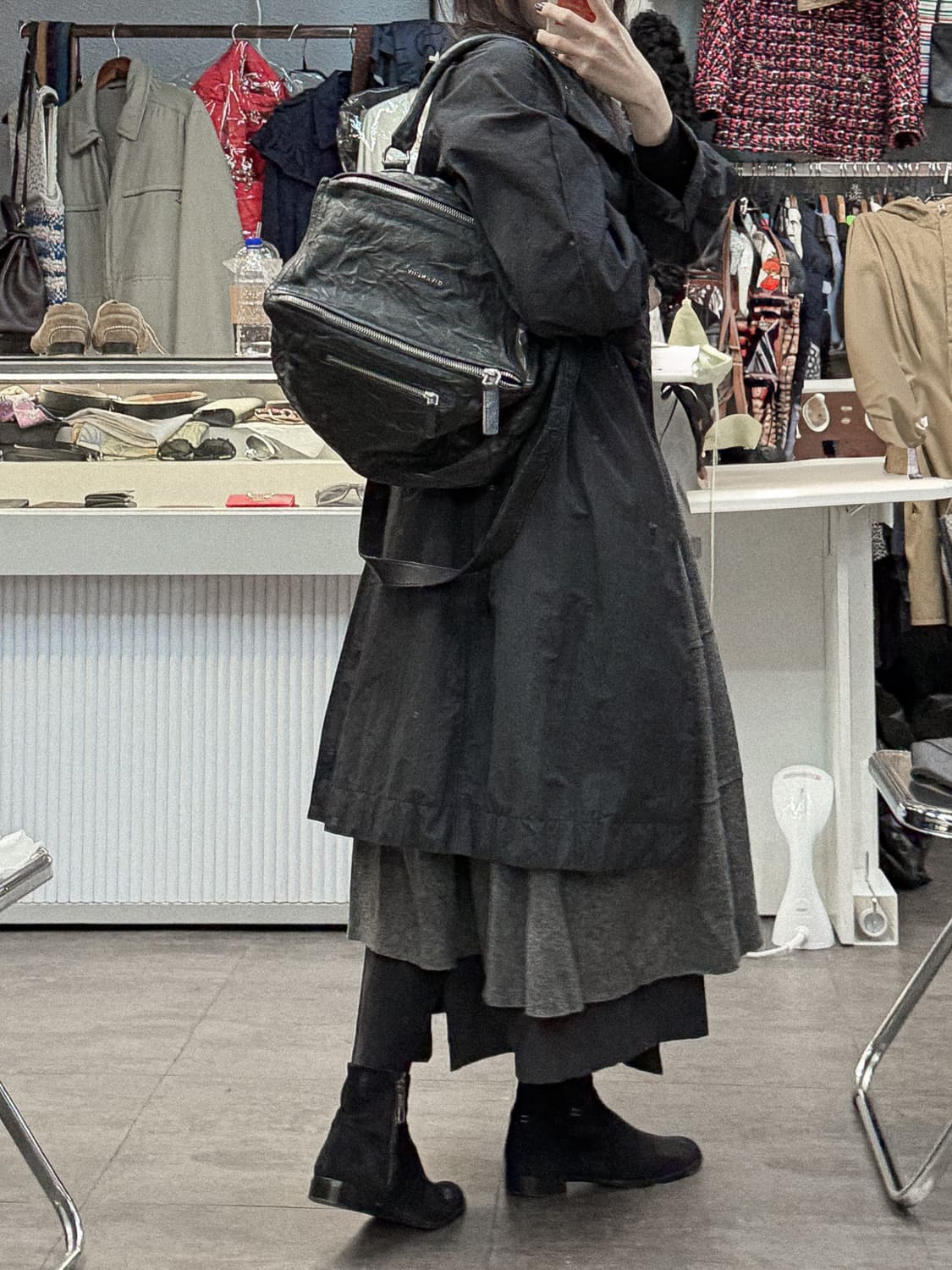 지방시 판도라 미디움 블랙 링클 레더 숄더백 상품이미지4