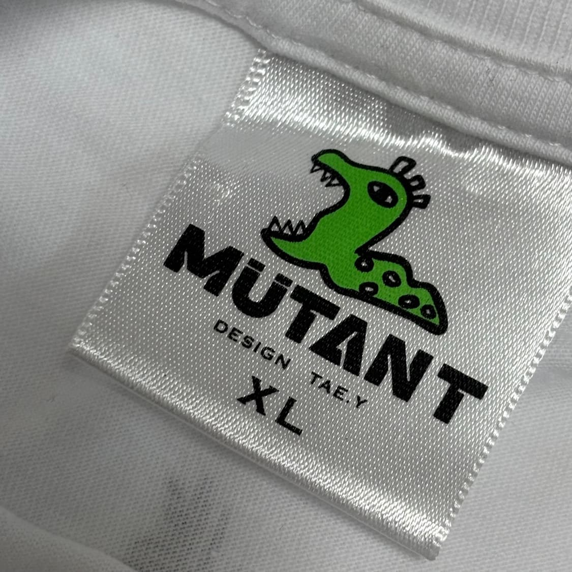 MUTANT 그래픽 티셔츠 상품이미지4