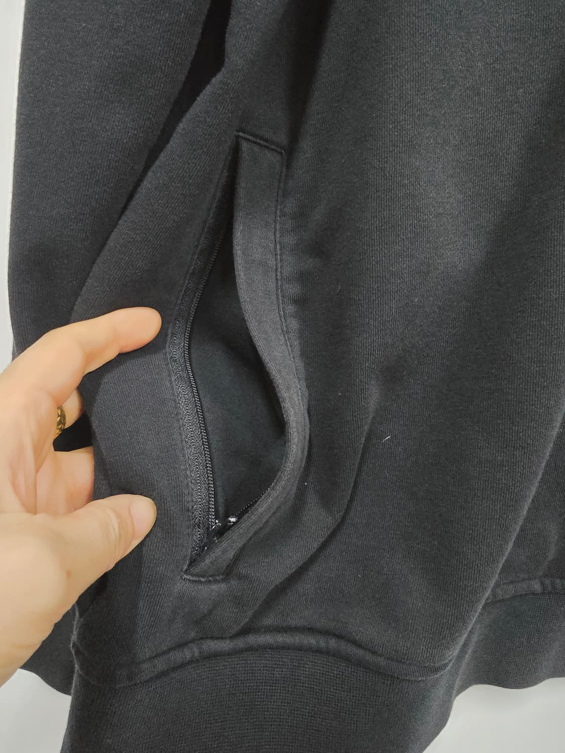 라코스테 블랙 후드 집업 상품이미지3