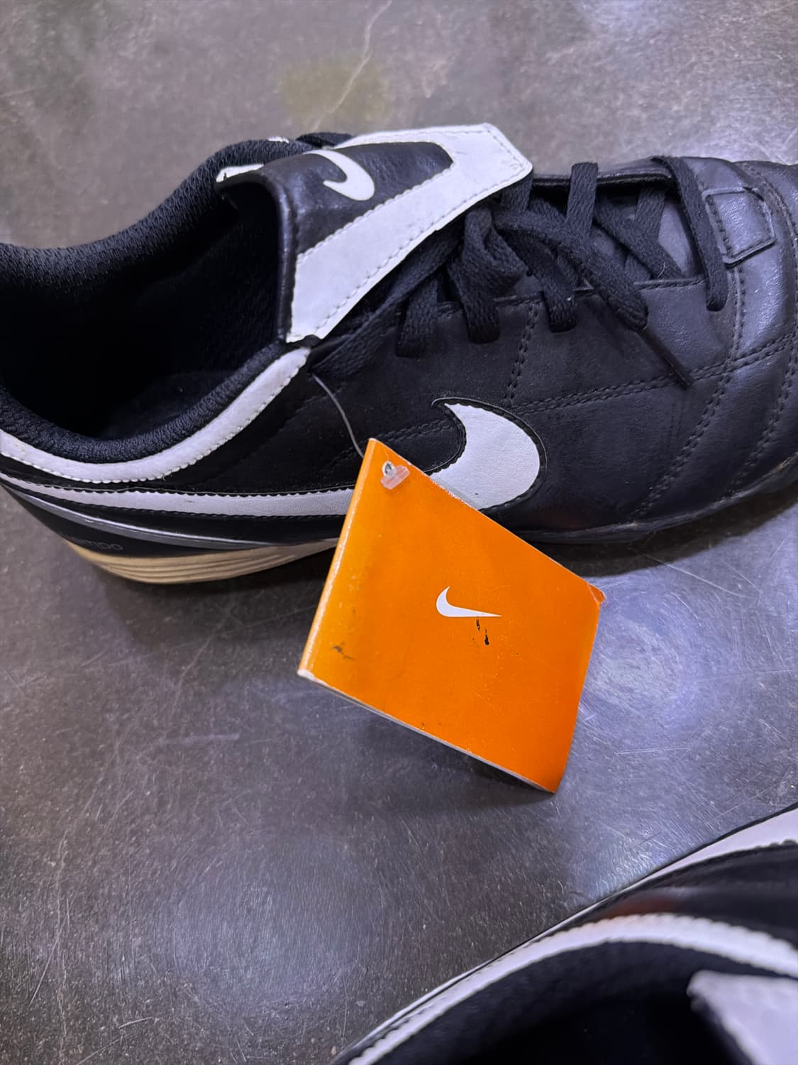 나이키 티엠포 내츄럴 2 TF 풋살화 240 상품이미지6