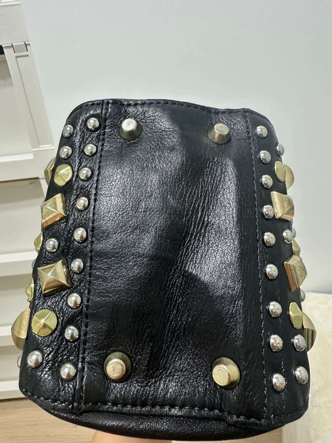 versace for h&m 베르사체 미니 스터드 백 상품이미지4