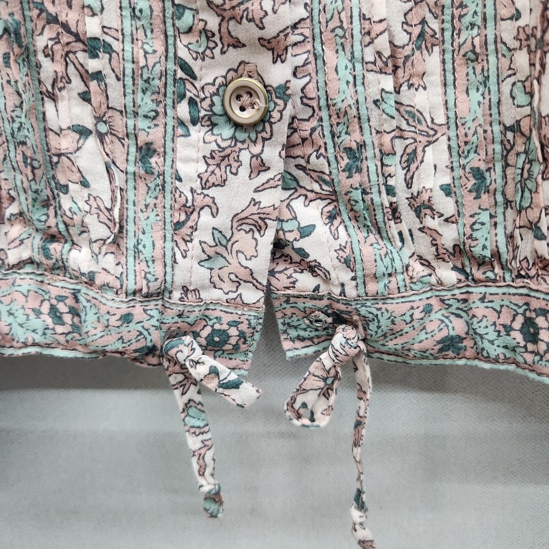 써스데이아일랜드 에스닉 플라워 프릴 블라우스 M(L) 상품이미지4