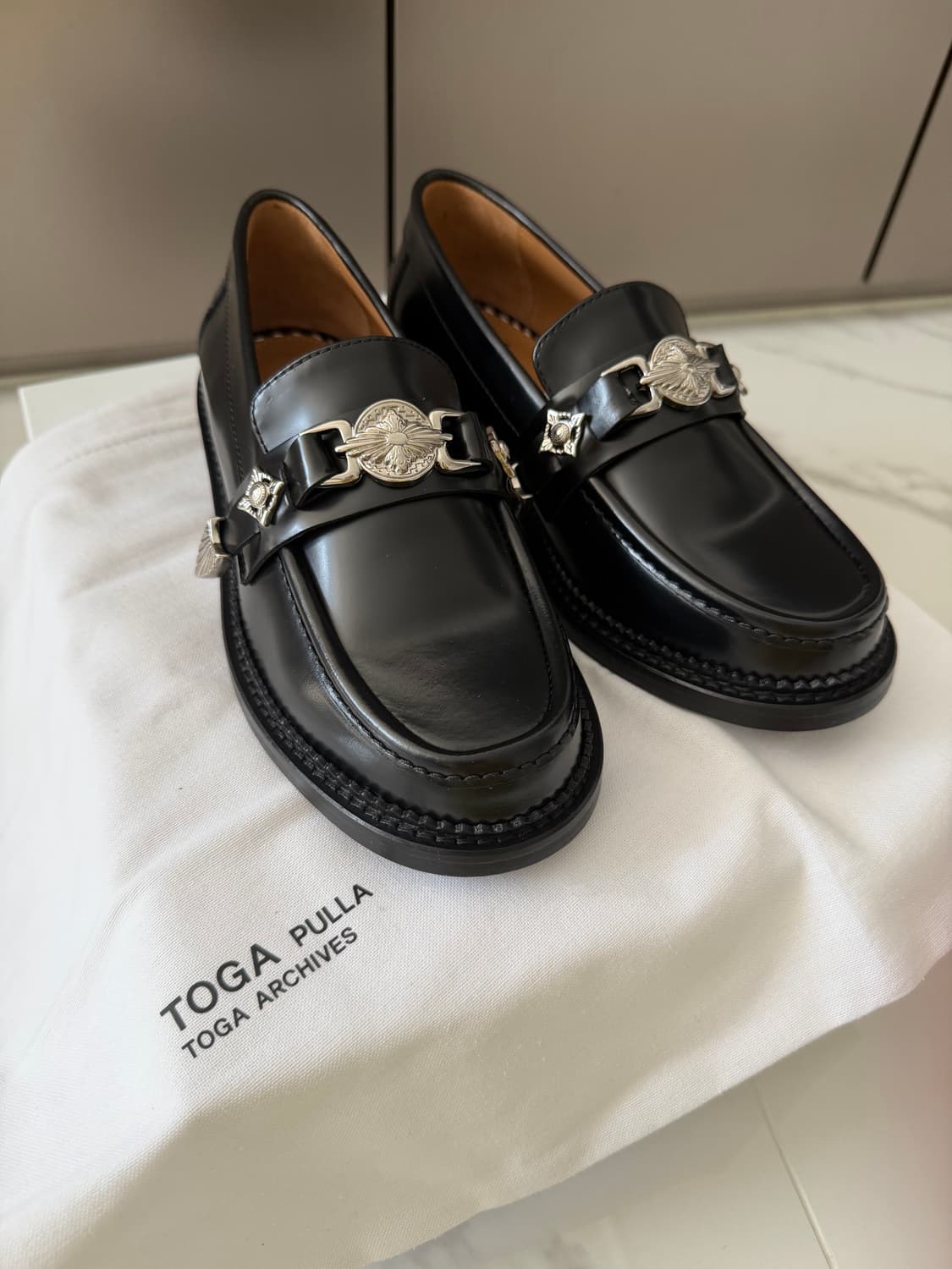 (37.5) TOGA PULLA 토가풀라 메탈 로퍼 상품이미지1