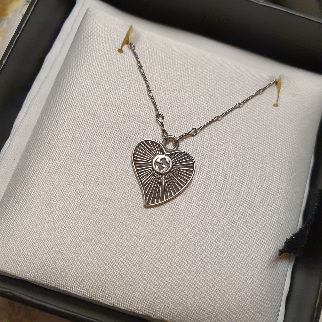 (실버925) 구찌 인터로킹 목걸이 오리가미 하트 상품이미지1