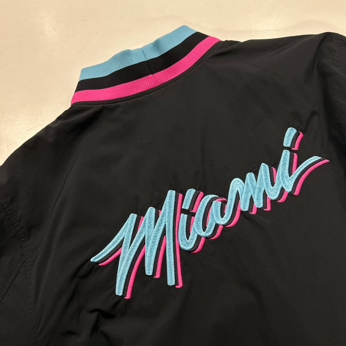 [L] 나이키 NBA 마이애미 히트 봄버 자켓 블랙 A767 상품이미지6