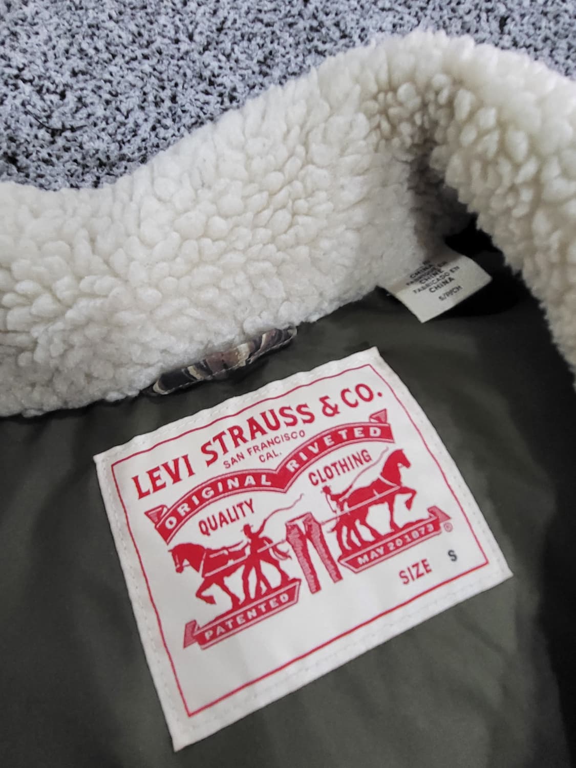 리바이스 카모 패딩 점퍼 상품이미지3