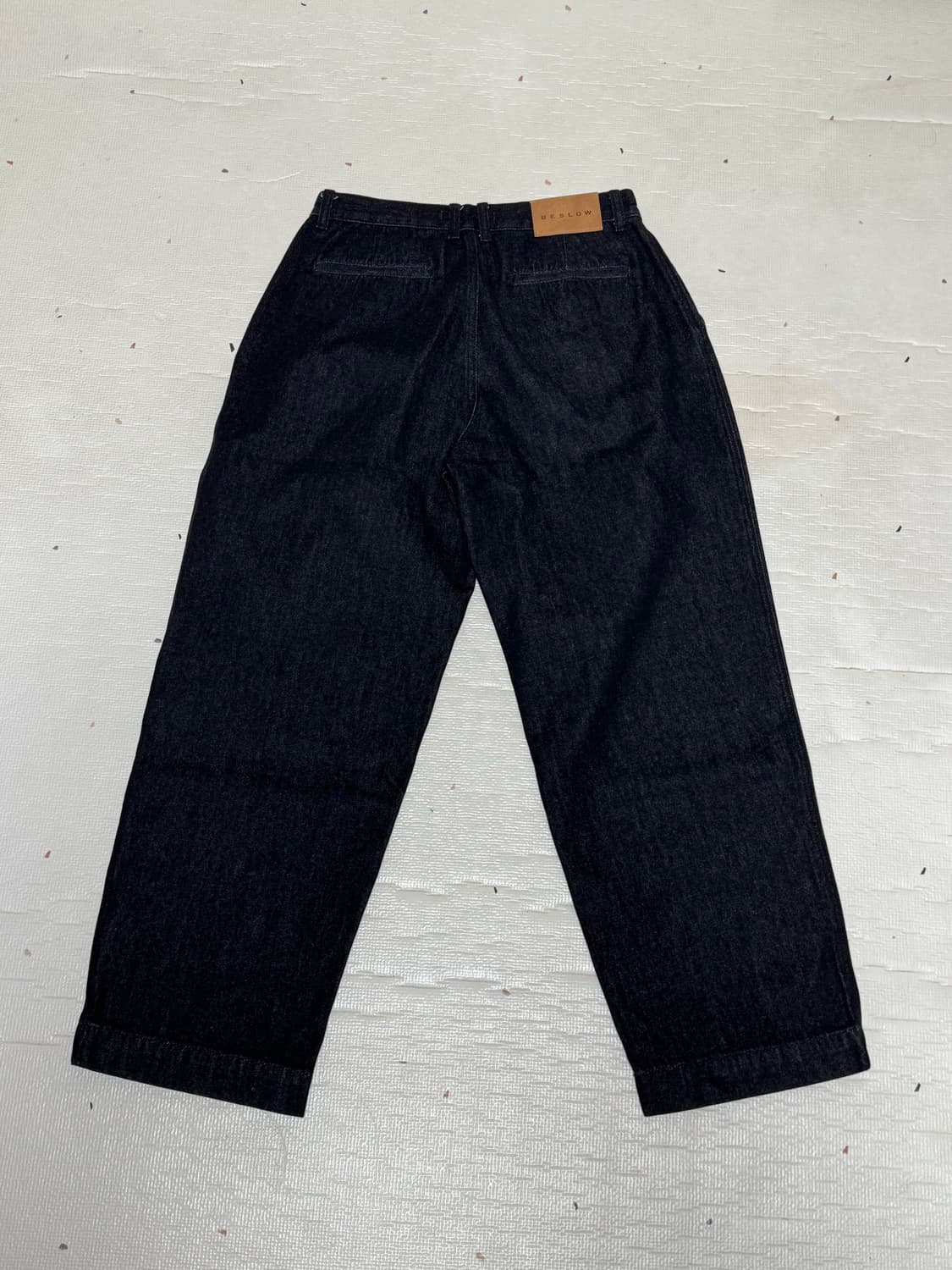 [30] 비슬로우 원 턱 커브드 진 - 블랙 상품이미지3