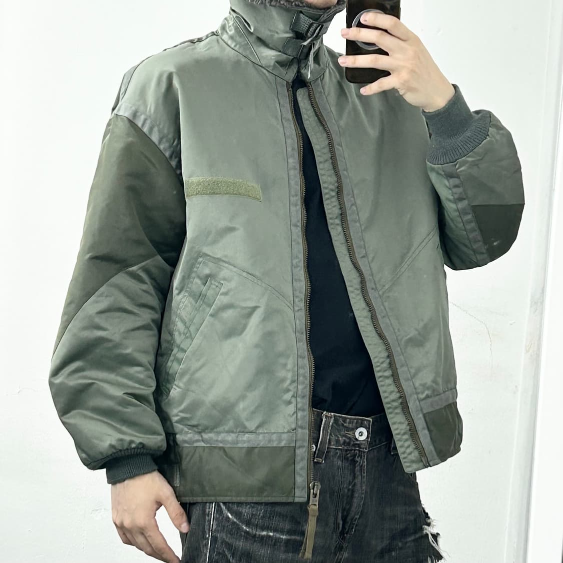 꼼데가르송 옴므 23FW 무스탕 MA-1 자켓 상품이미지4