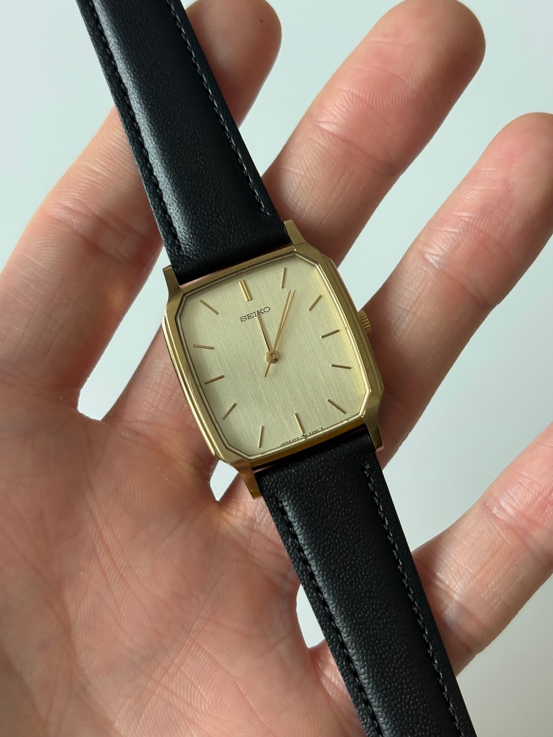 빈티지시계 1980년대 골드 탱크 쿼츠 남성 상품이미지2