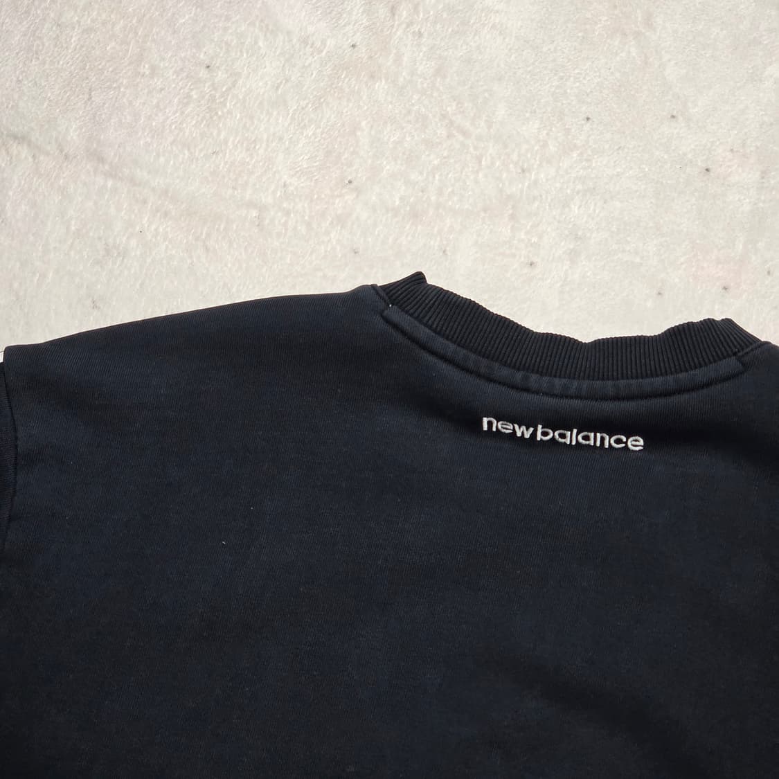 뉴발란스 사이드 배색 맨투맨 상품이미지7