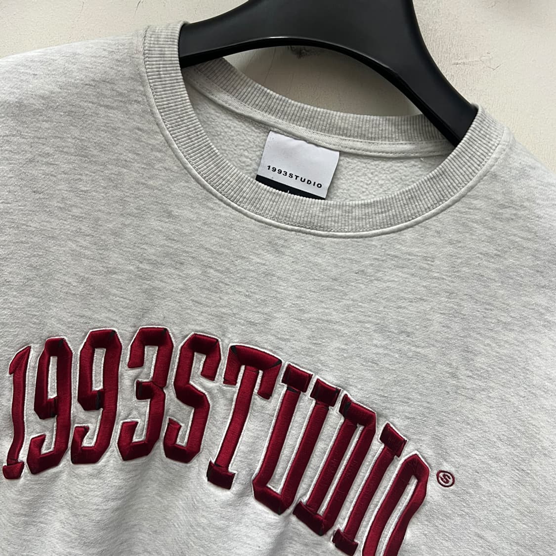 1993스튜디오 어센틱 아치 로고 오버핏 맨투맨 L 상품이미지3