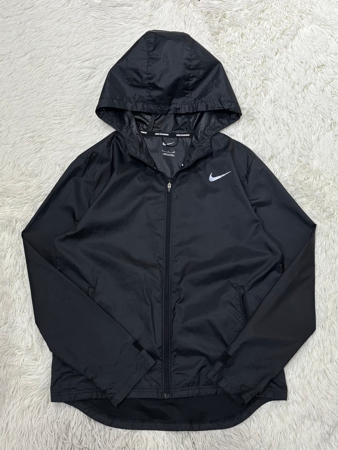나이키러닝 블랙 후드 바람막이 상품이미지3