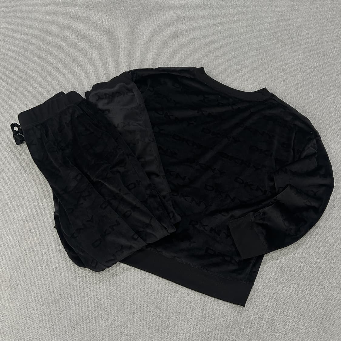 DKNY 벨벳 트레이닝복 벨벳 세트 블랙 L 상품이미지1