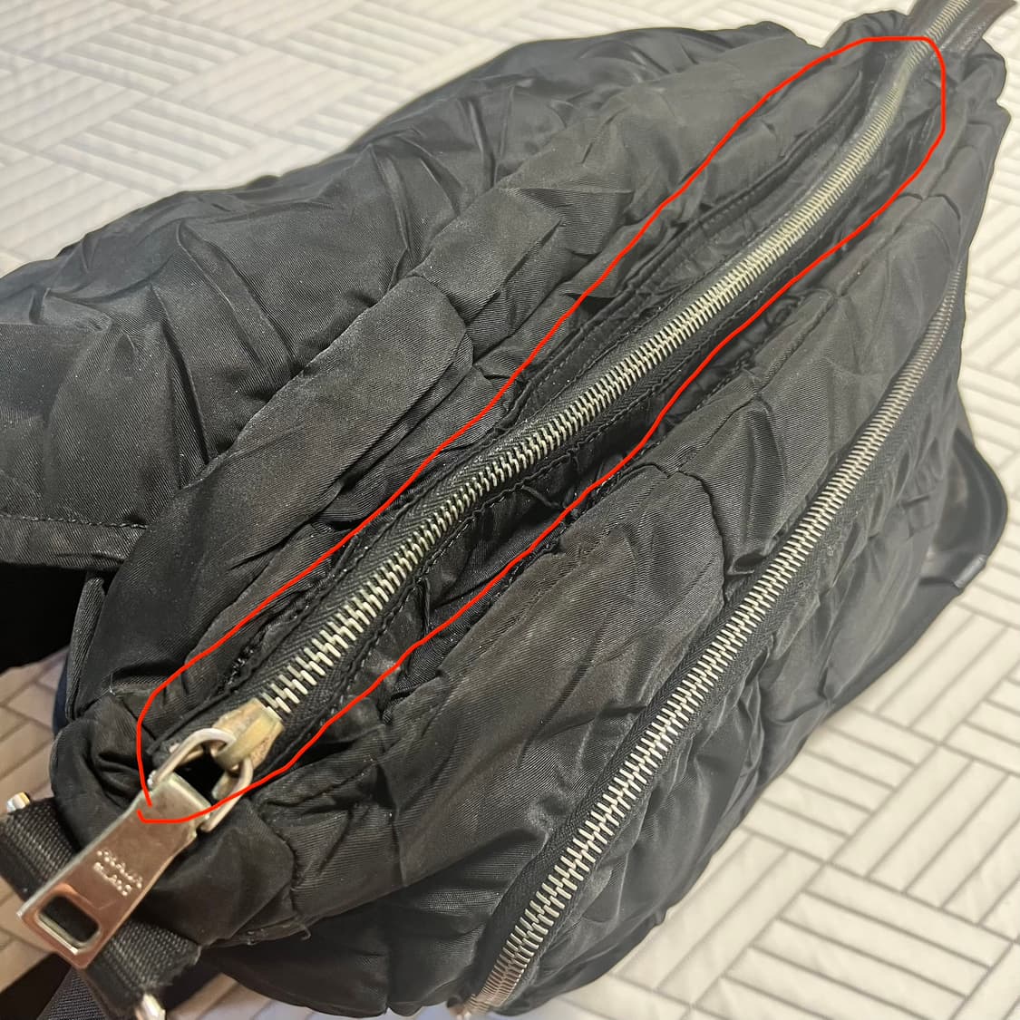 [정품] 프라다 블랙 나일론 메신저백 크로스백 패딩백 상품이미지10