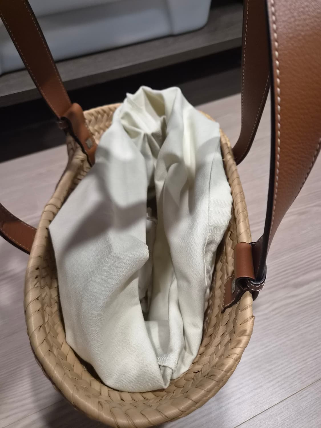 로에베 라피아 라탄백 스몰 브라운 상품이미지3