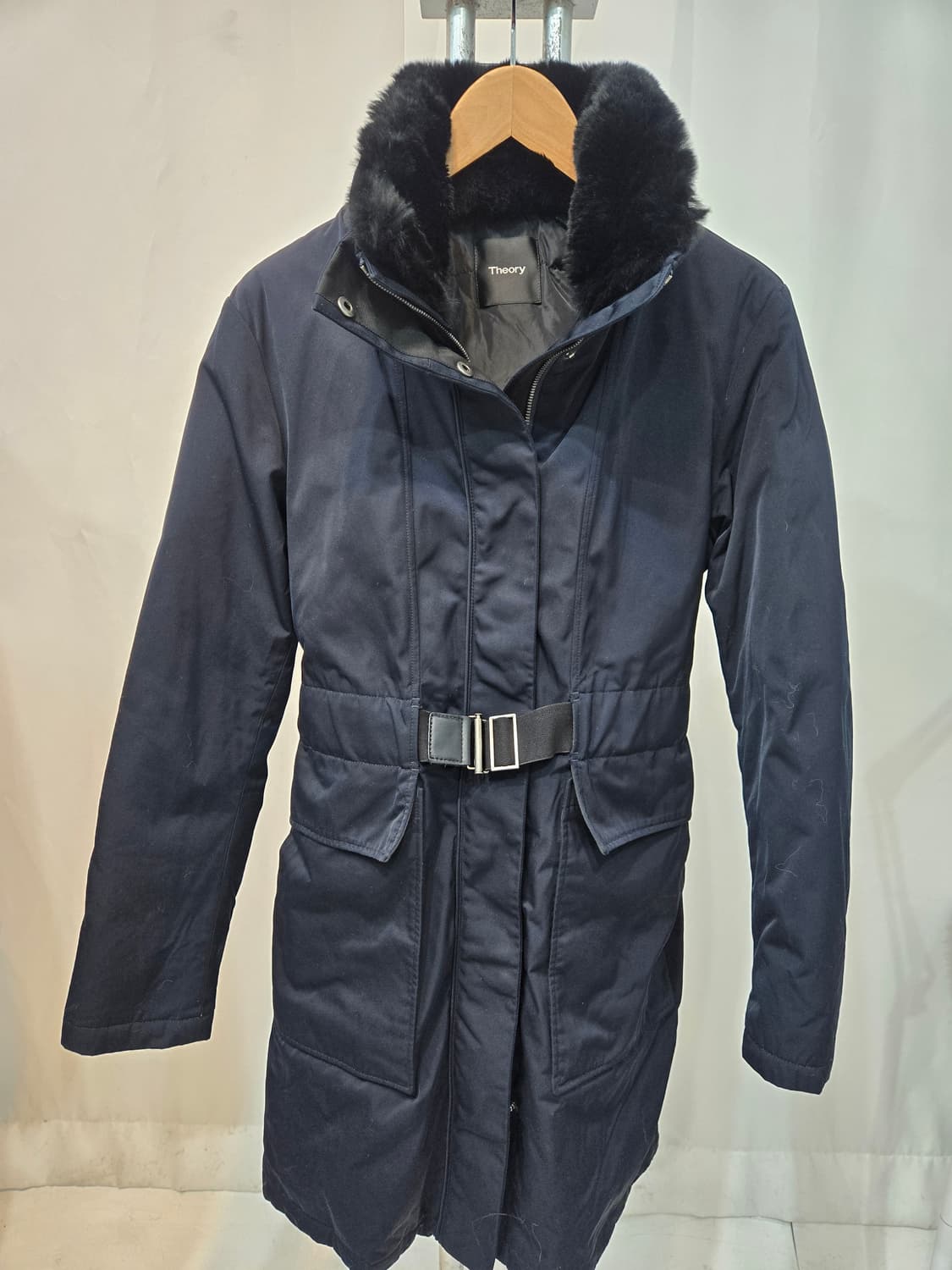 Theory 폭스퍼 벨트 롱패딩 상품이미지3