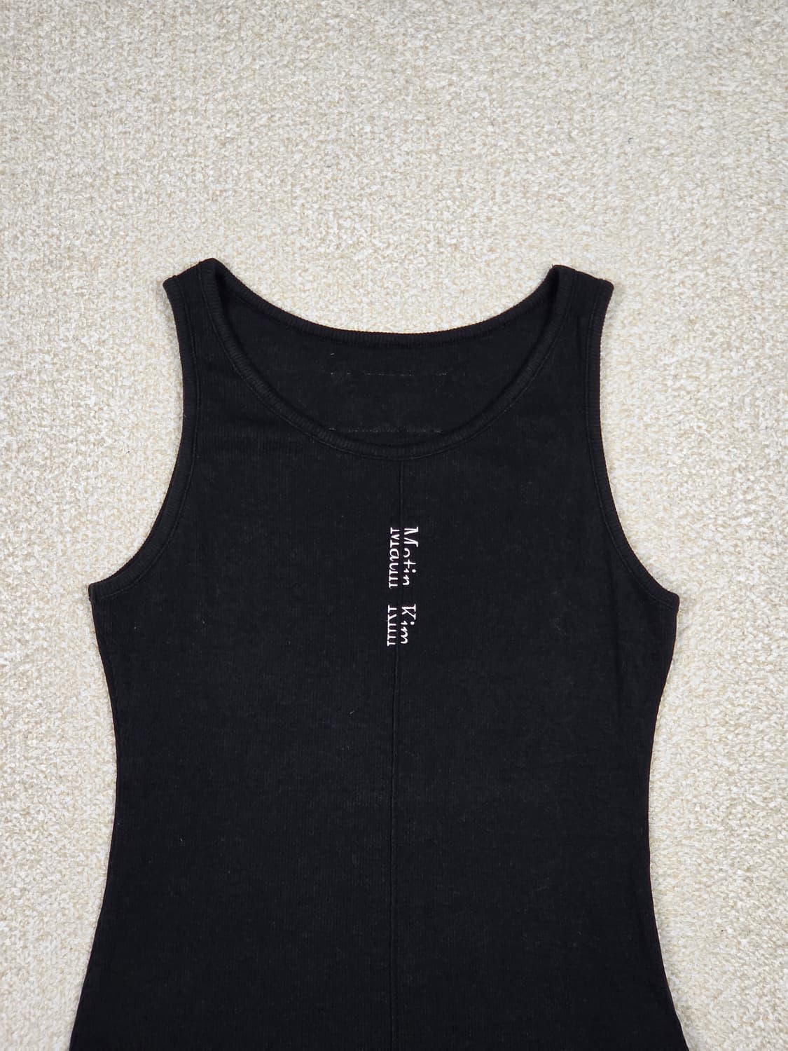 [마뗑킴] 버티컬 로고 슬리브리스 | S00166 상품이미지2
