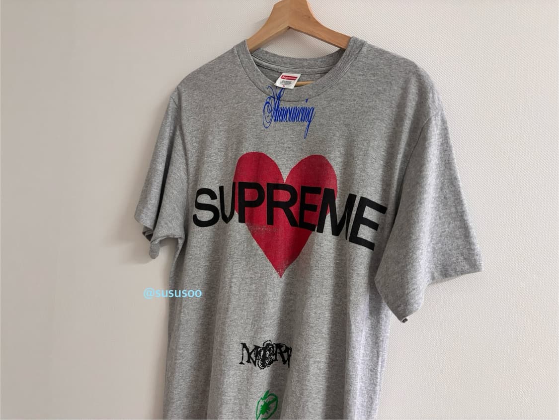 Supreme 슈프림 어나운싱 하트 반팔 티셔츠 M 그레이 (25SS) 상품이미지6