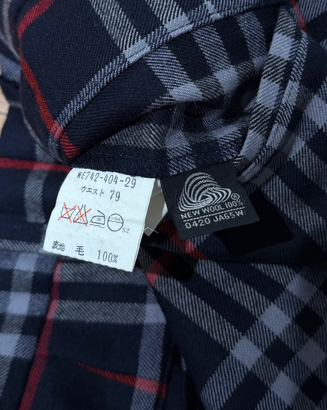 버버리 네이비 노바체크 울 미디 스커트 상품이미지6