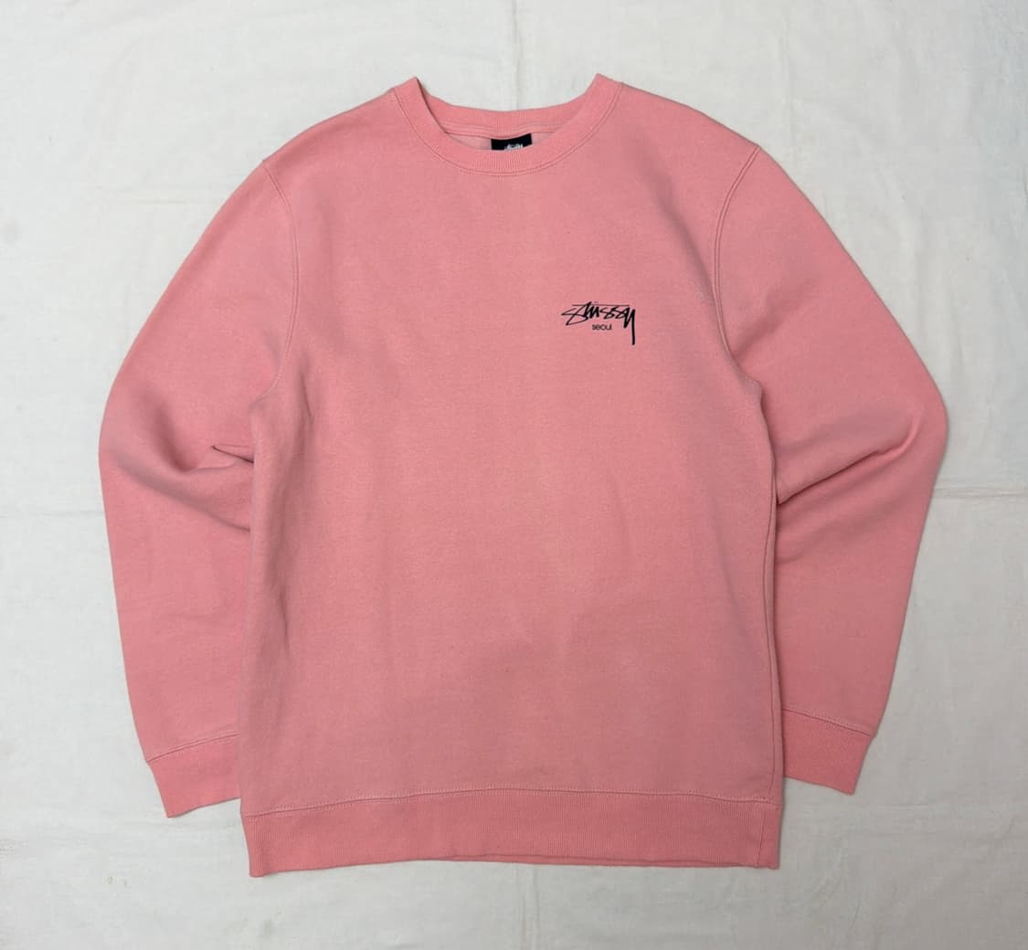 스투시 서울 한정 스탁로고 맨투맨 스웻셔츠 핑크 상품이미지3