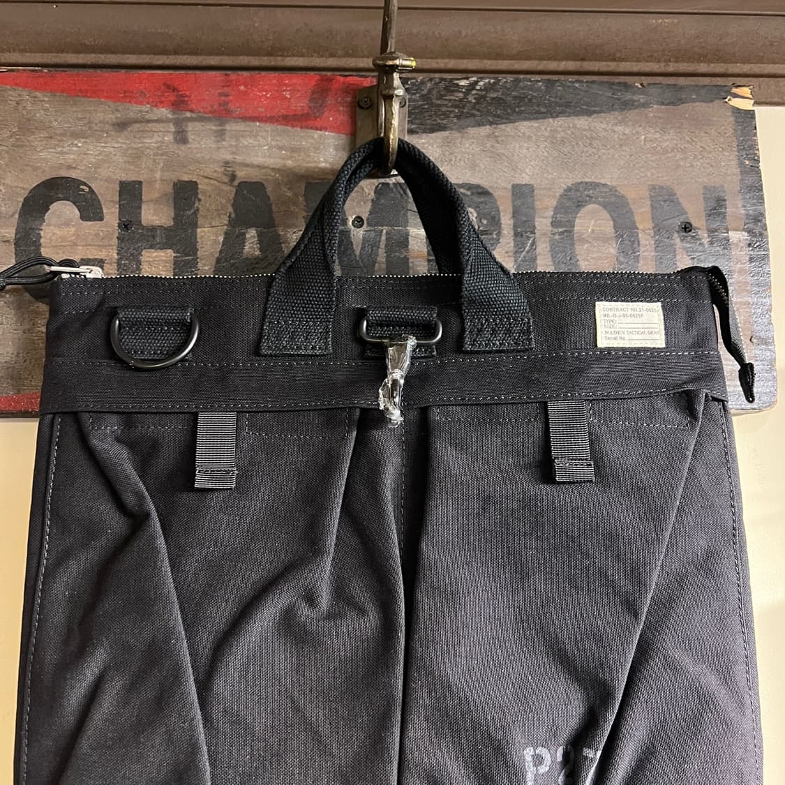 USA 캔버스 소재 헬멧백 블랙 새상품 크로스끈 포함 상품이미지2