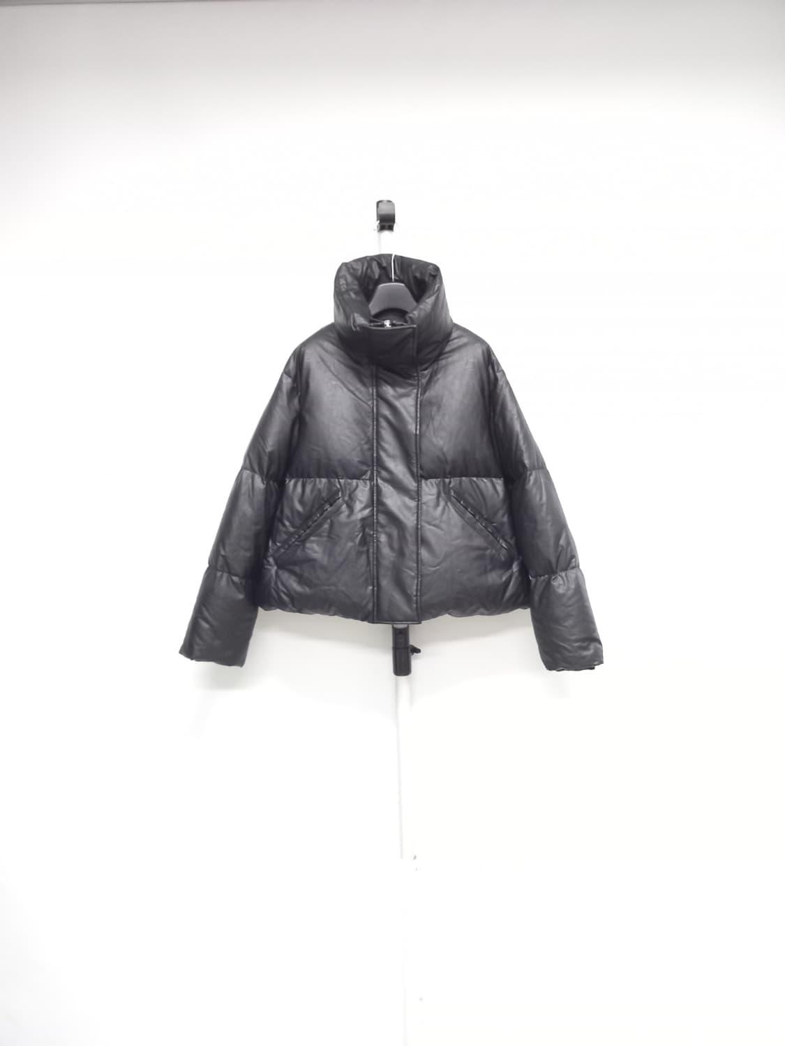 메종마르지엘라  페이크레더 다운패딩 55.66 상품이미지2