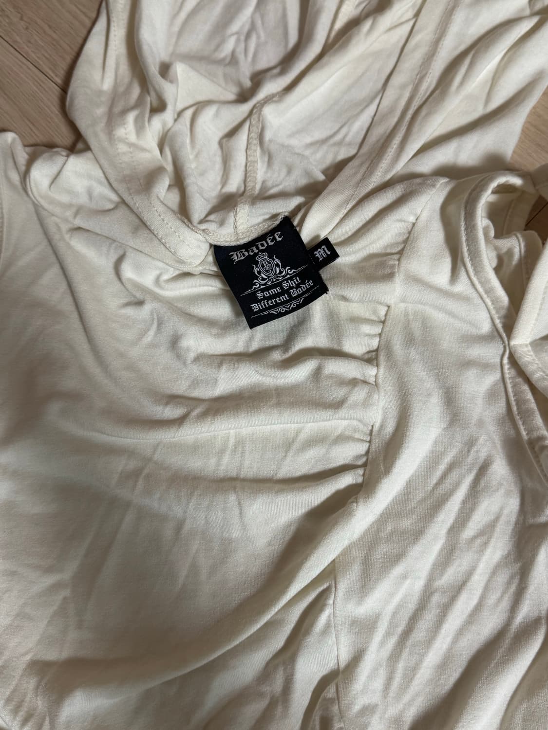 배디 컷아웃 셔링 후드 티셔츠 아이보리 상품이미지6