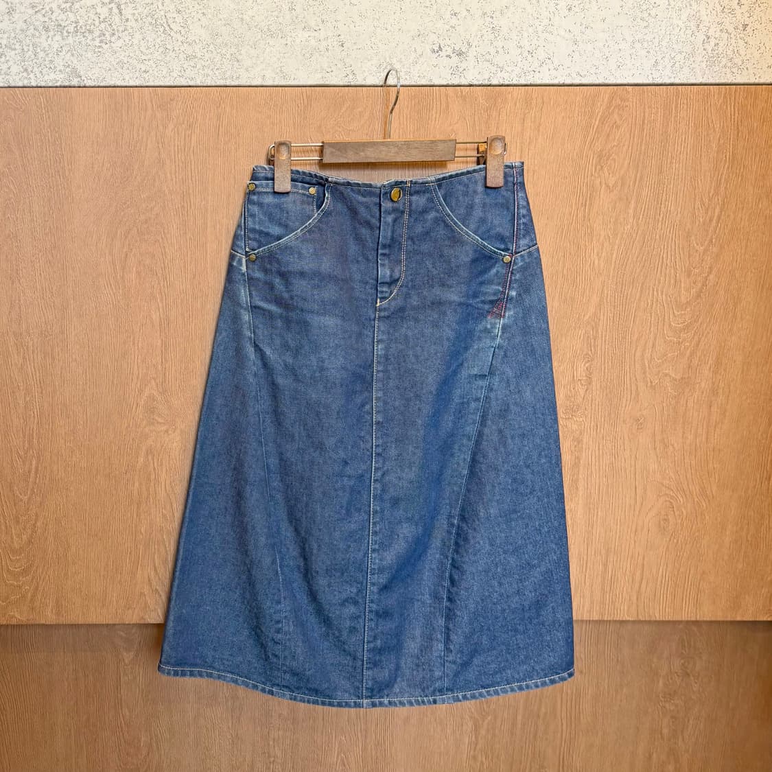 리바이스 엔지니어드 진 데님 롱 스커트 백 버클 스트랩 디테일 인디고 상품이미지1