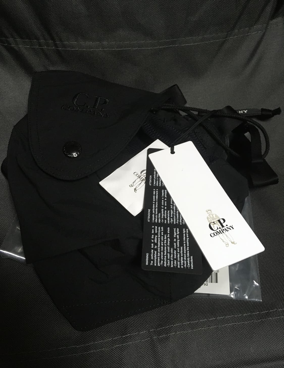 CP컴퍼니 숄더백 블랙 판매합니다  상품이미지9