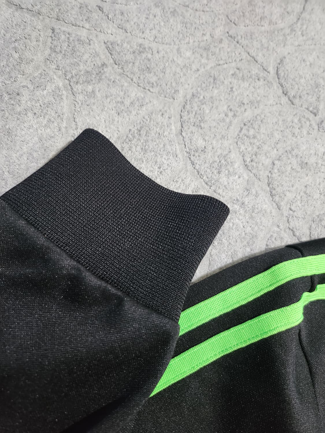 널디(NERDY) 블랙 & 그린 라인 트랙탑 상품이미지6