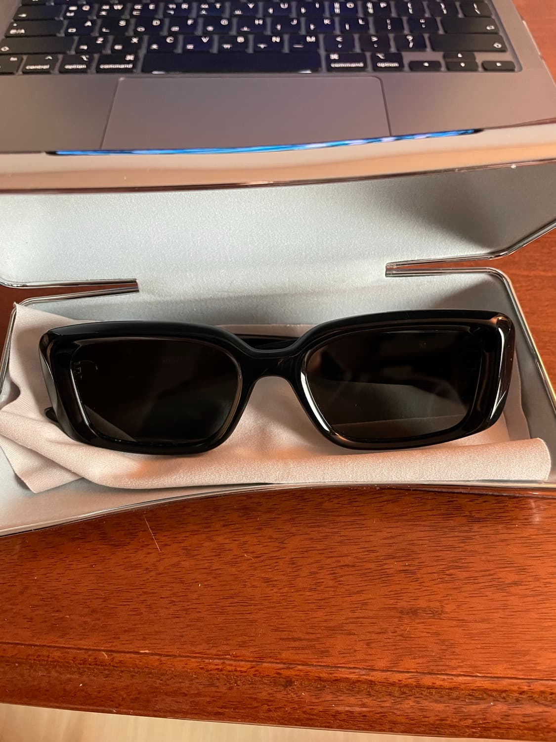 젠틀몬스터 파라볼라 상품이미지5