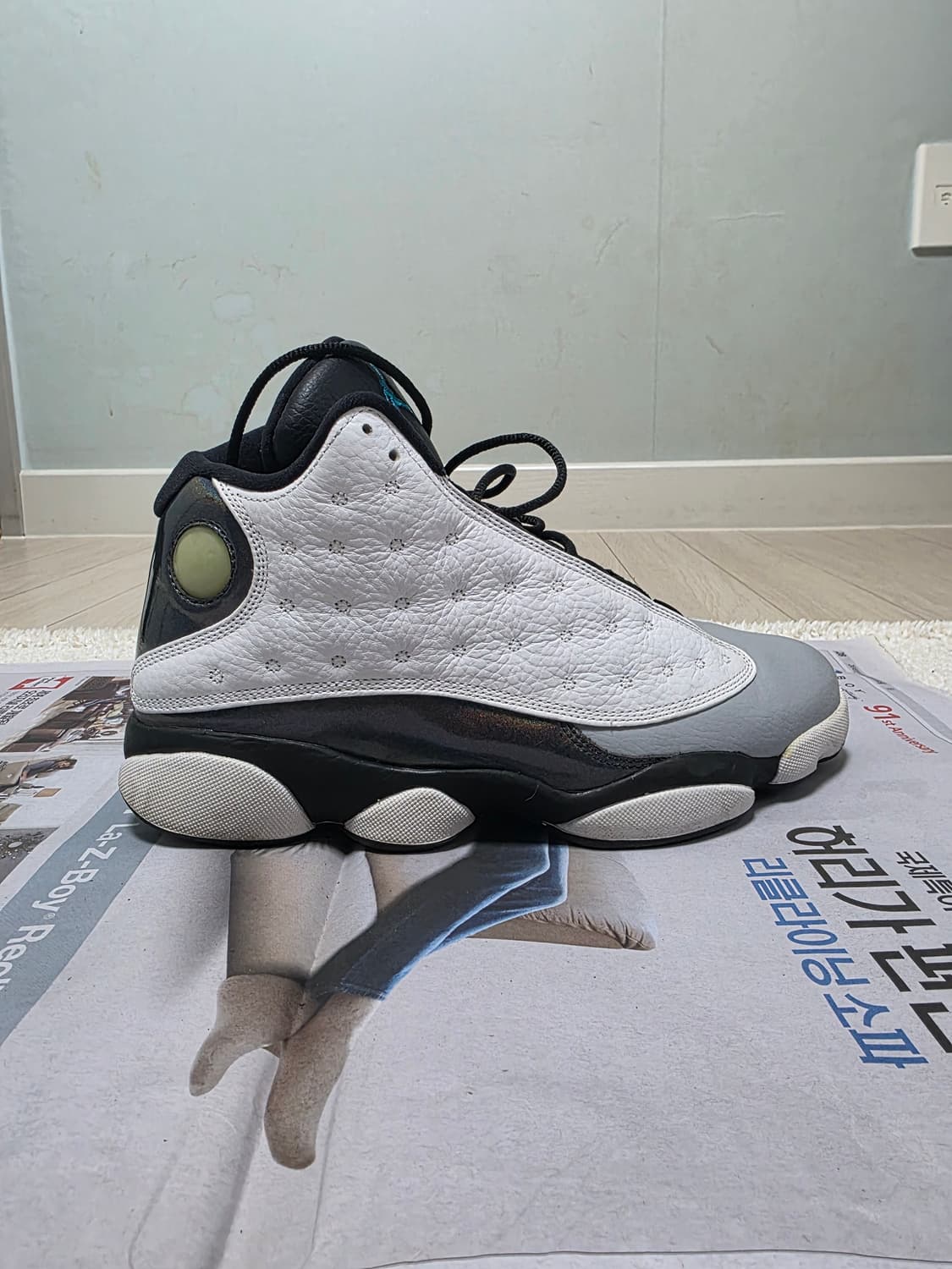 조던 13 레트로 바론스 홀로그램 판매합니다. 상품이미지3