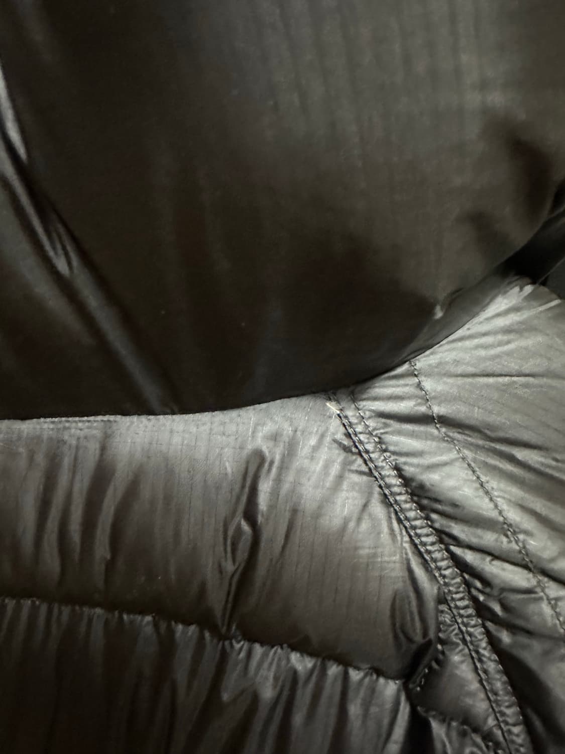 CP컴퍼니 DD쉘 패딩 블랙 54 xxl 24fw 상품이미지4