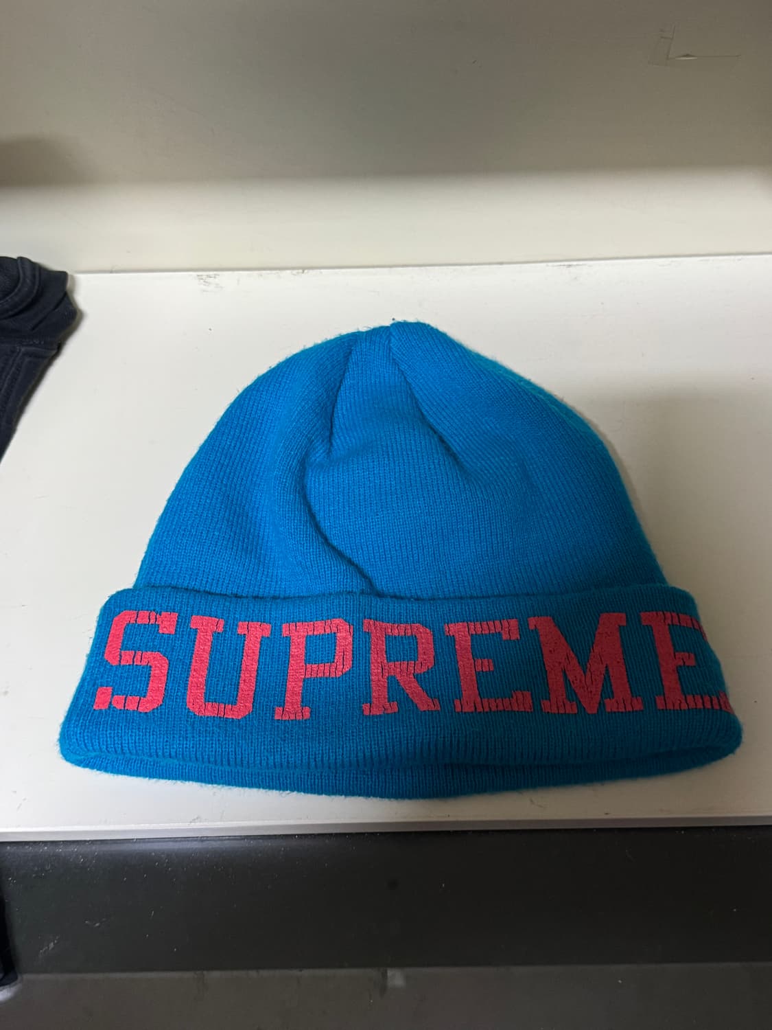 23fw 슈프림 뉴에라 바시티 비니 슬레이트 상품이미지1