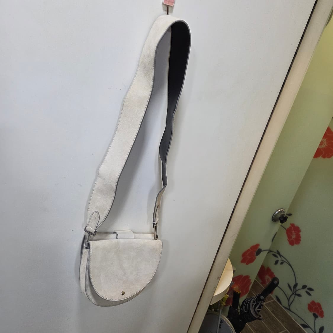 띠어리 스웨이드 숄더 상품이미지1