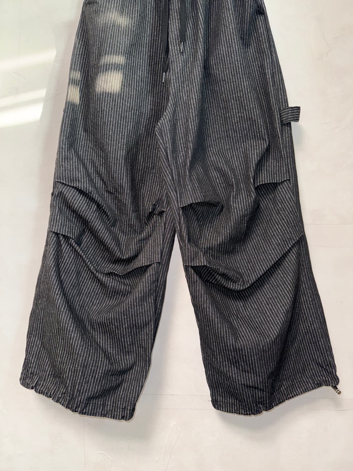 Charcoal sunflower pin tucked balloon pt 상품이미지5