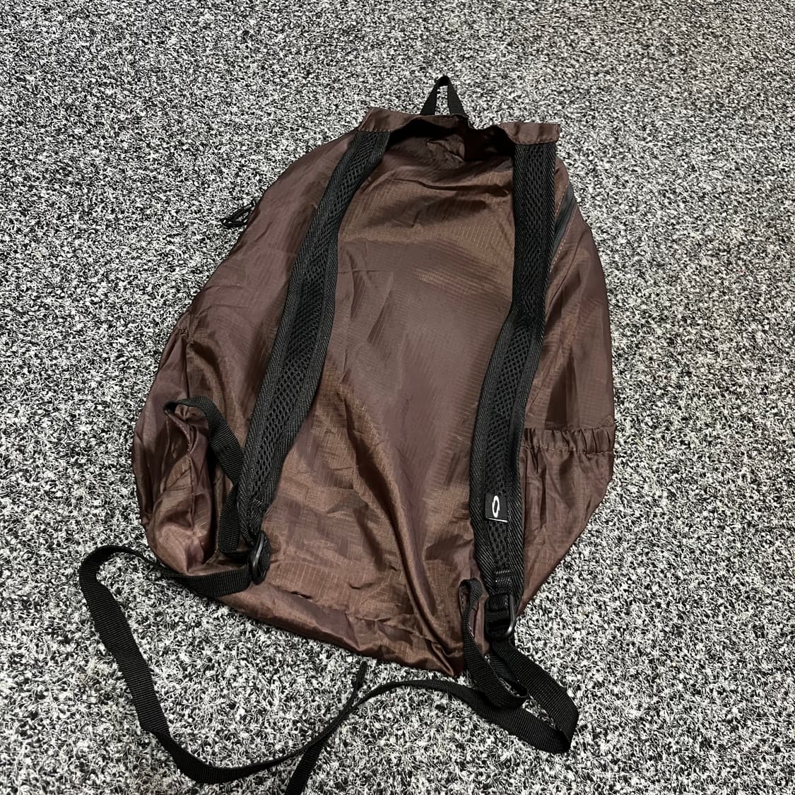 노이아고 NOIAGO 컴팩트 초경량 백팩 브라운 공용 상품이미지5
