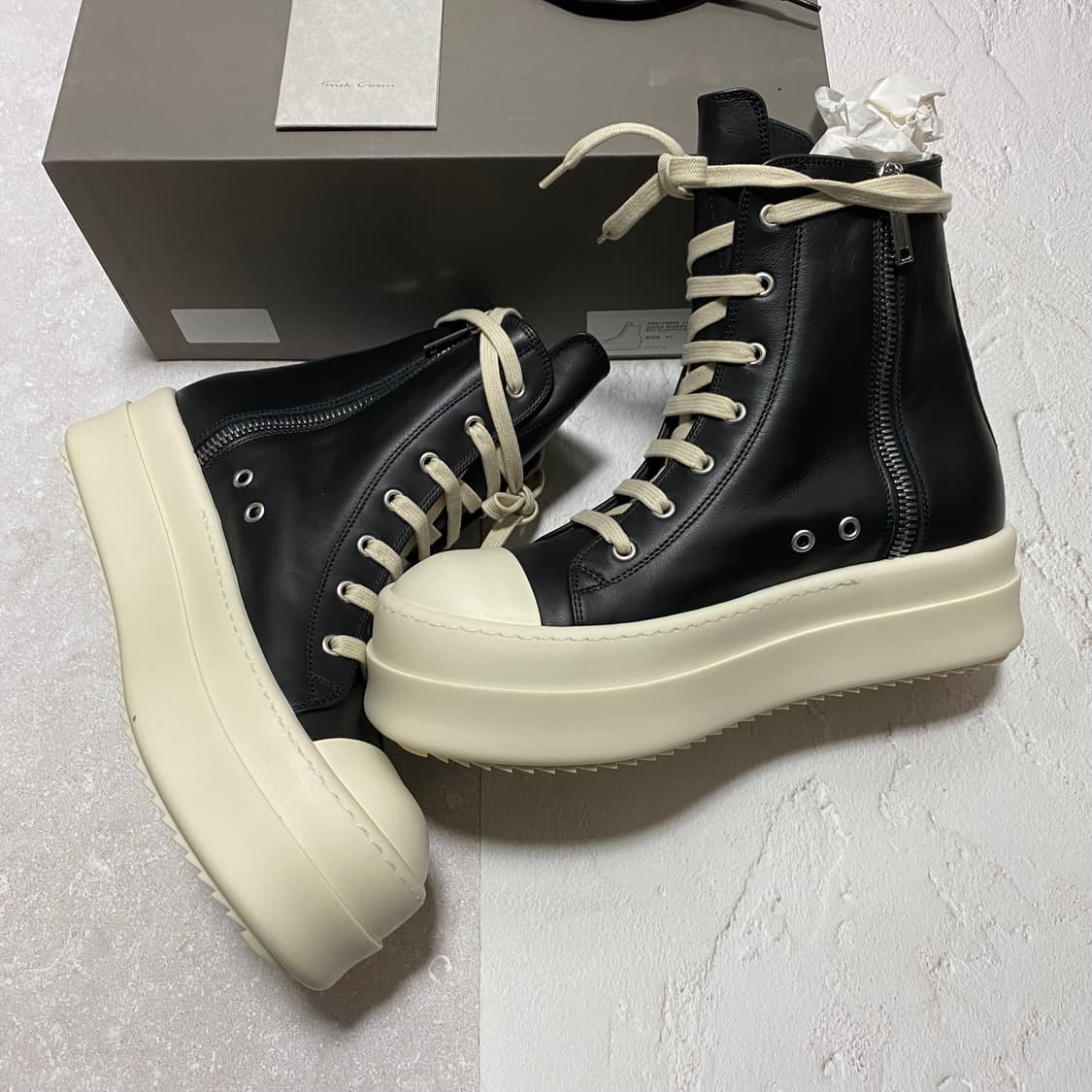 [35,37,38,39,41] 릭오웬스 메가범퍼 라몬즈 블랙 밀크 상품이미지2