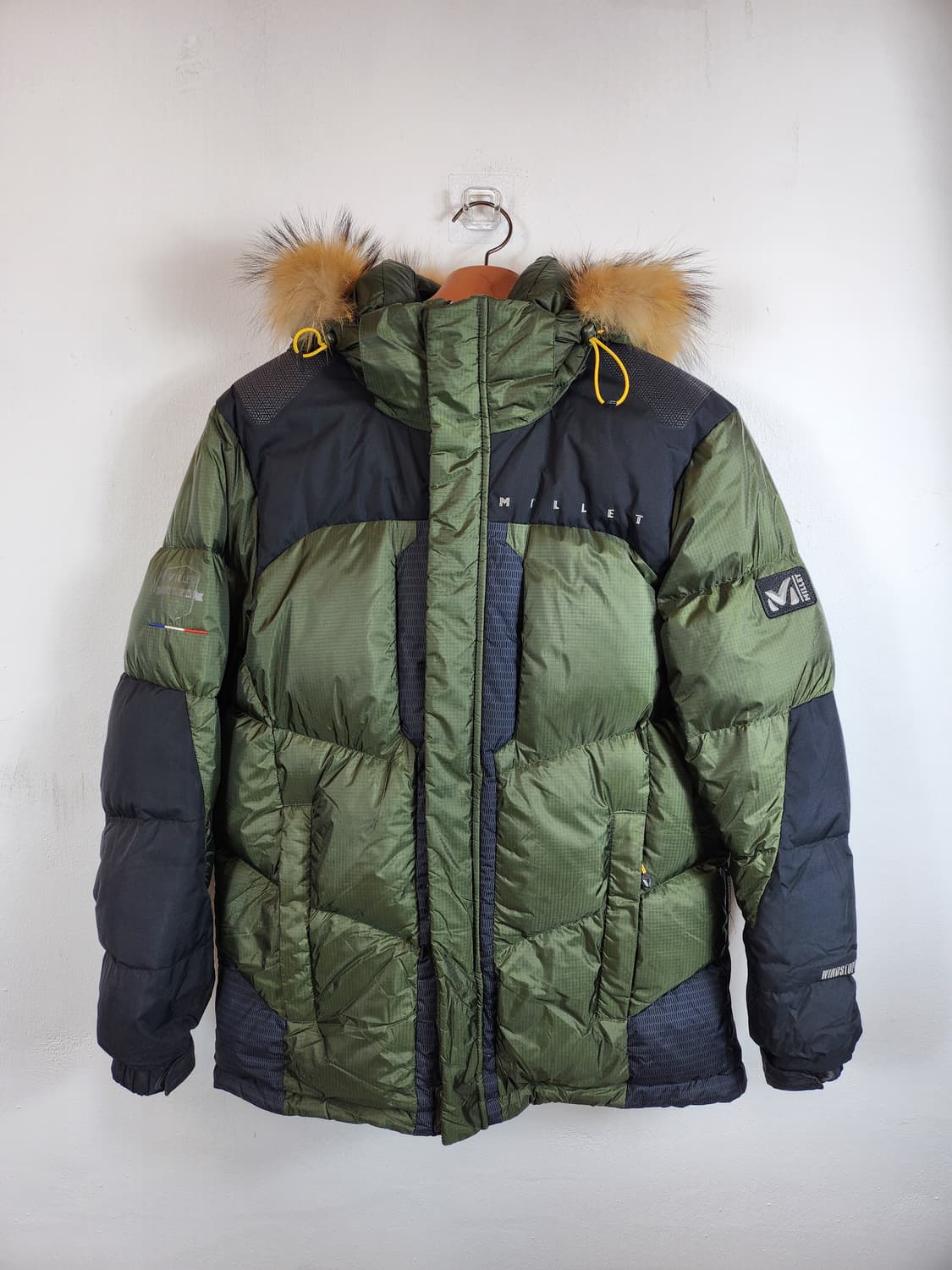 밀레 윈드스토퍼 발열구스패딩 95 M 카키 새제품급 상품이미지1