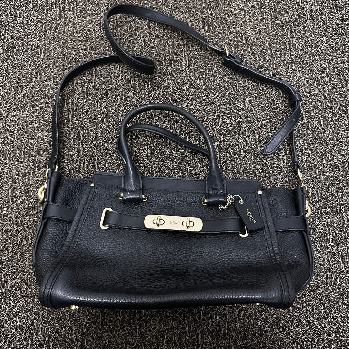 COACH 코치 여성 미니 크로스백 토트백 가방 블랙 상품이미지1