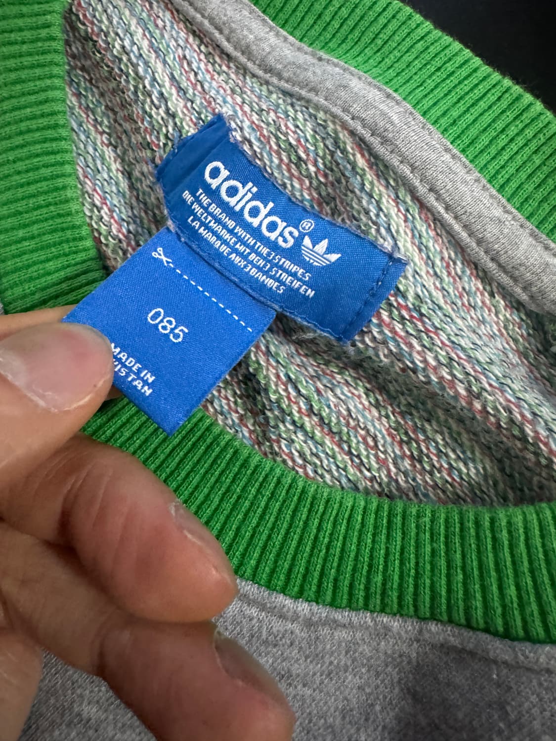 여성 아디다스 올드스쿨 트레포일 나그랑 맨투맨 S ~ M 상품이미지3