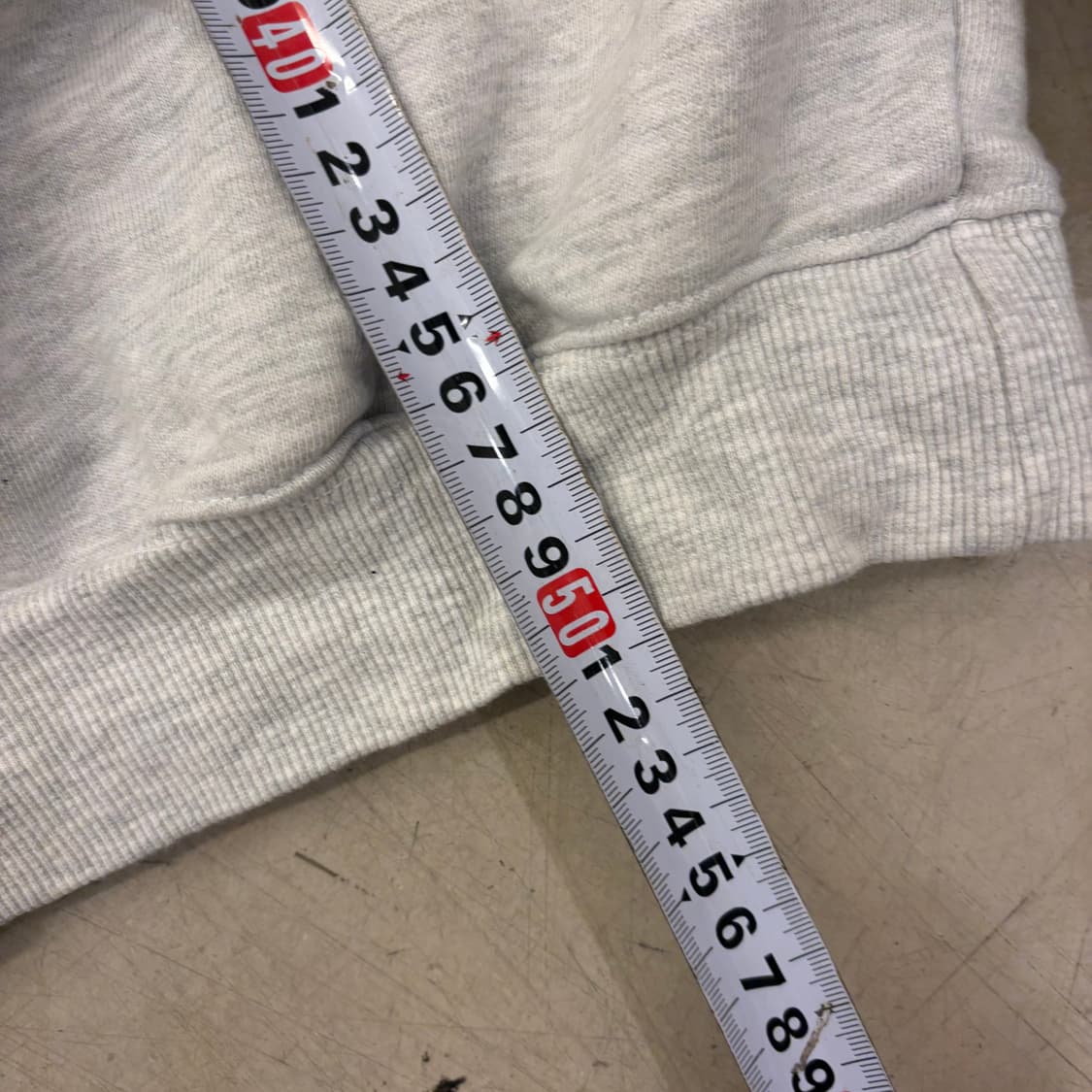 패블러스아카이브 빅로고 크롭 맨투맨 상품이미지4